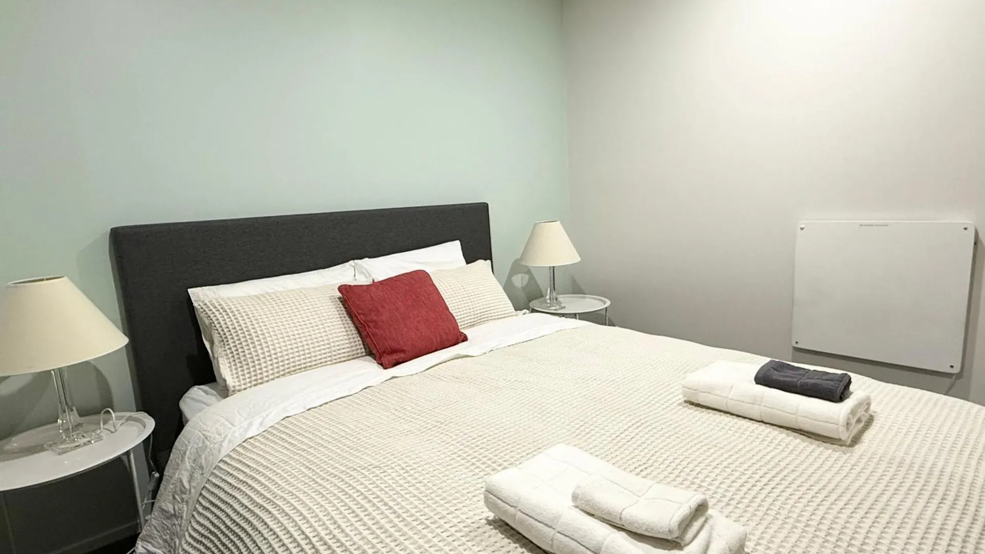 3Brm 3 Bathroom Central Townhouse Free Car Park Christchurch New Zealand