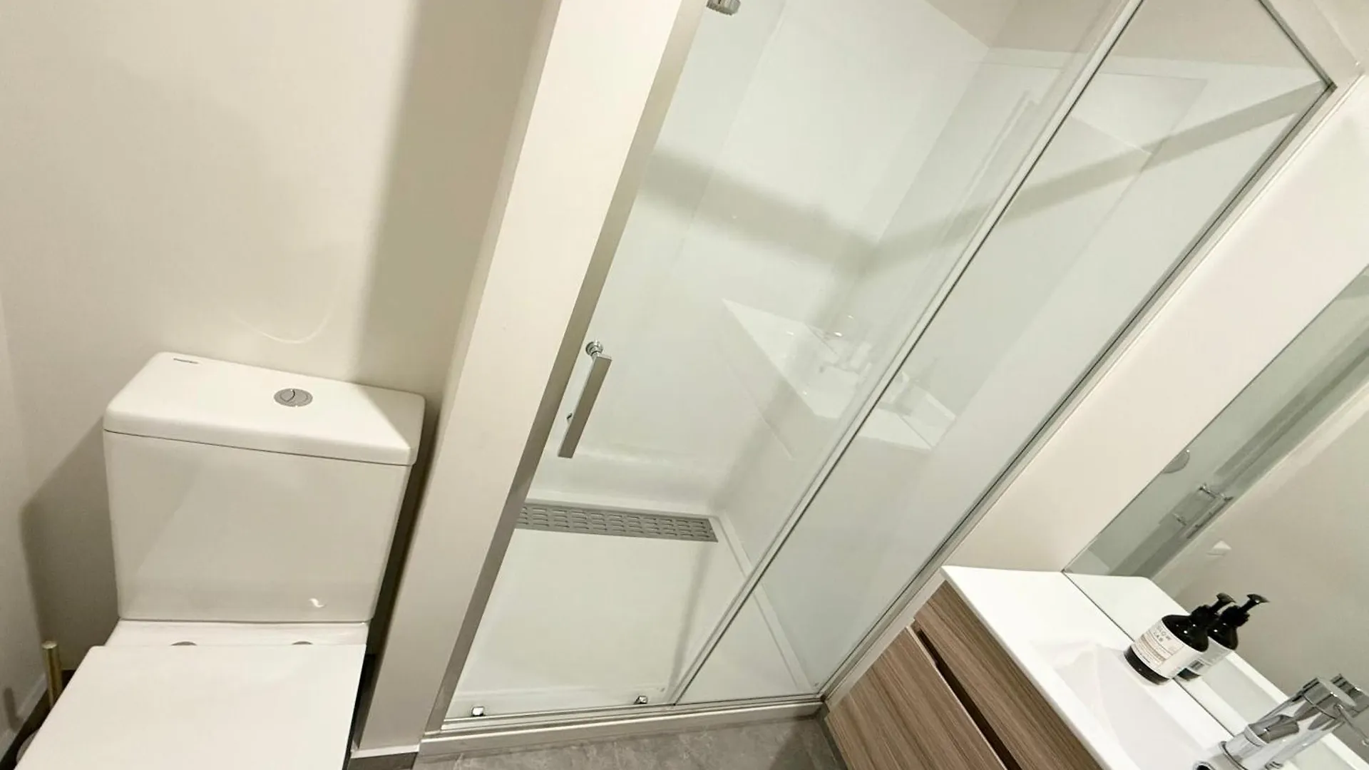 3Brm 3 Bathroom Central Townhouse Free Car Park Christchurch 0*,  New Zealand