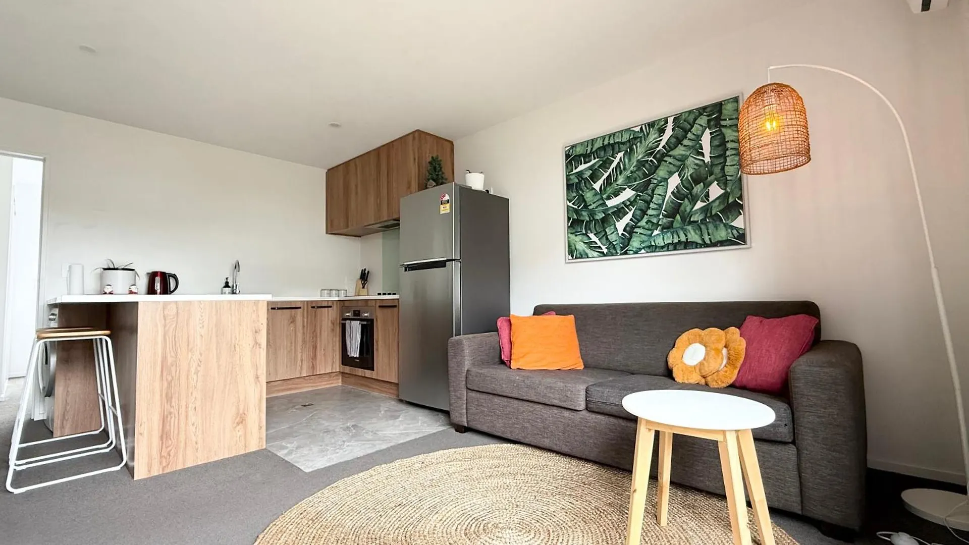 3Brm 3 Bathroom Central Townhouse Free Car Park Christchurch New Zealand